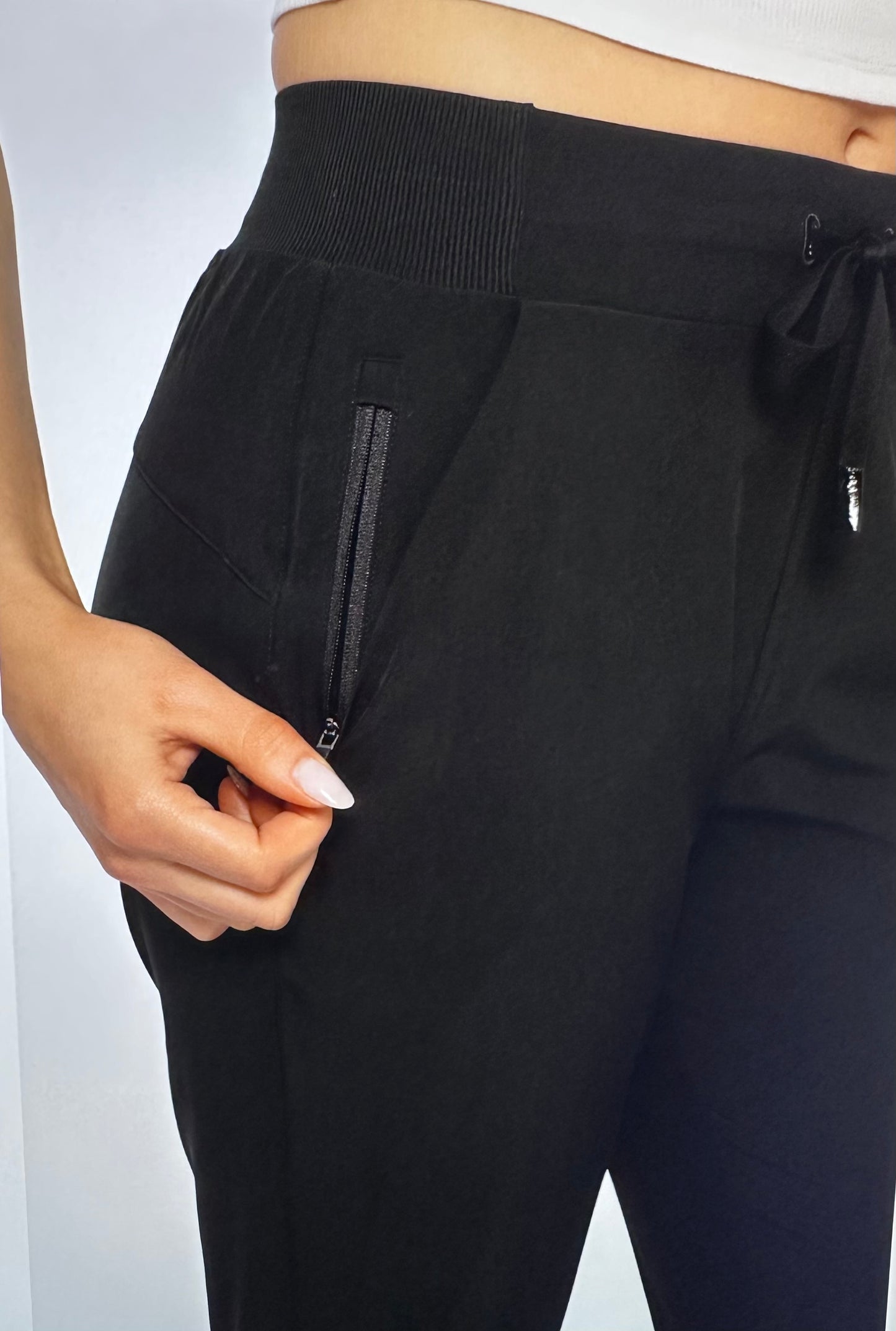 HI-WAISTED CAPRI ACTIVE JOGGER