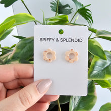 FLOWER STUDS