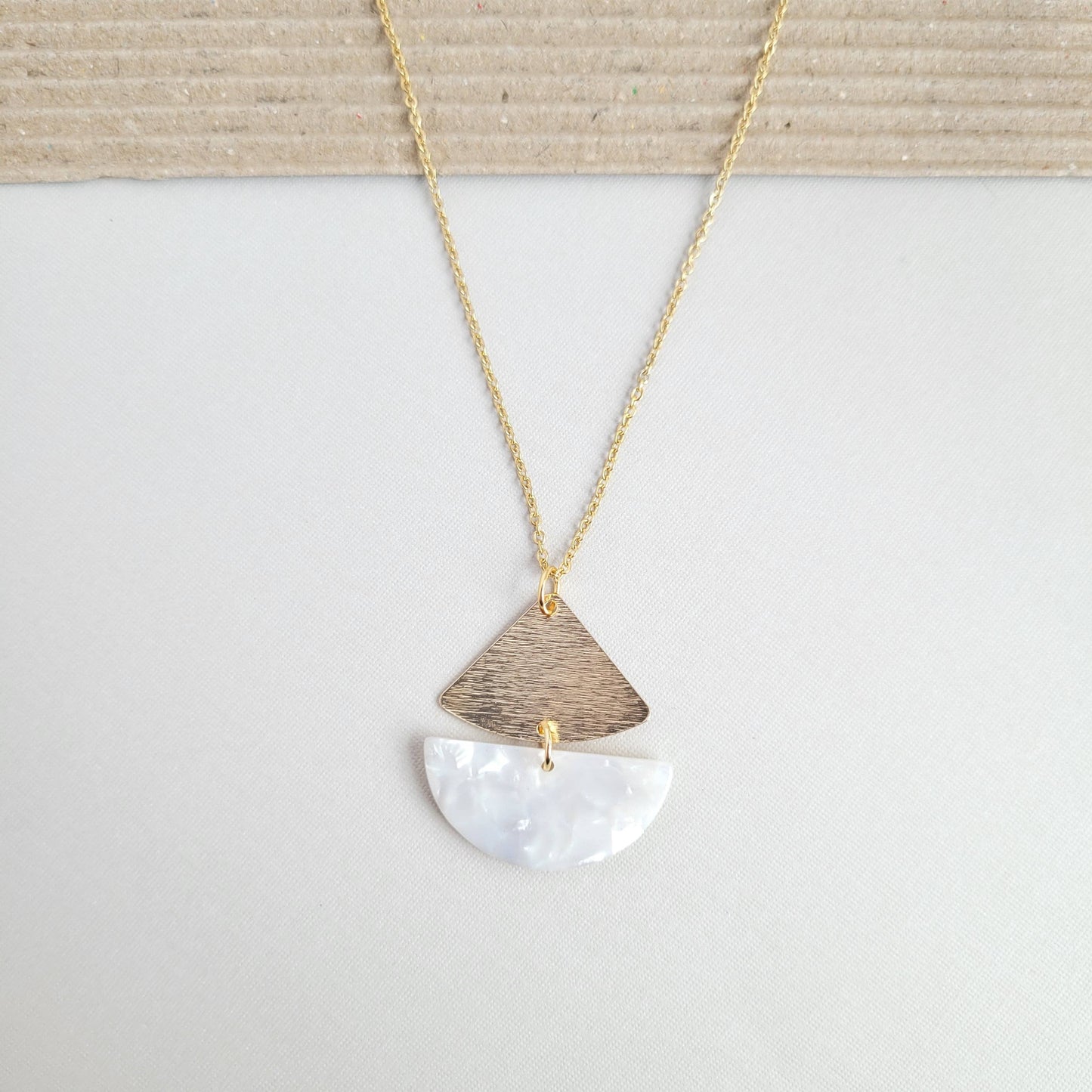Ava Necklace - Pearl