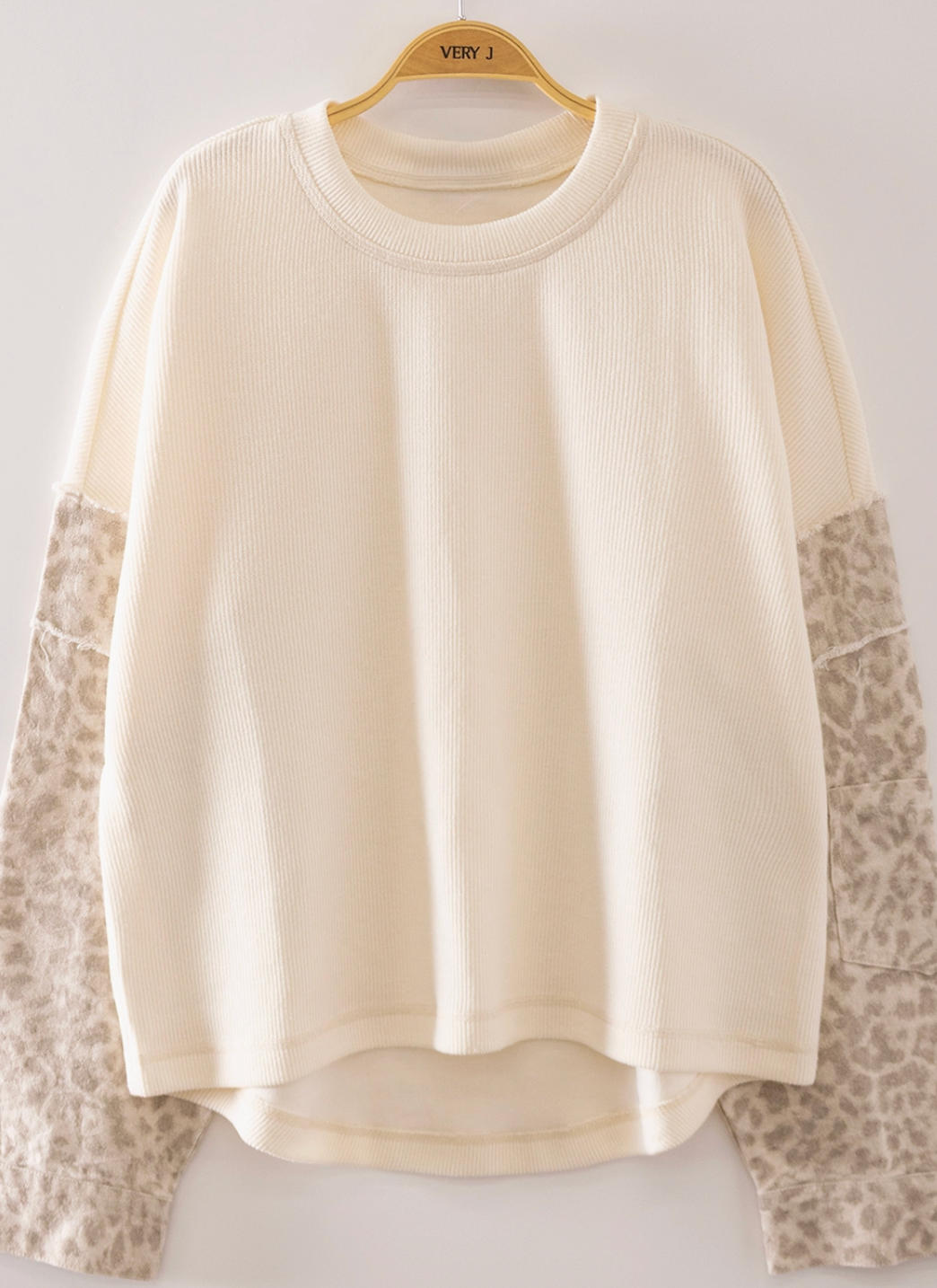 THE WILDLY NEUTRAL LEOPARD TOP