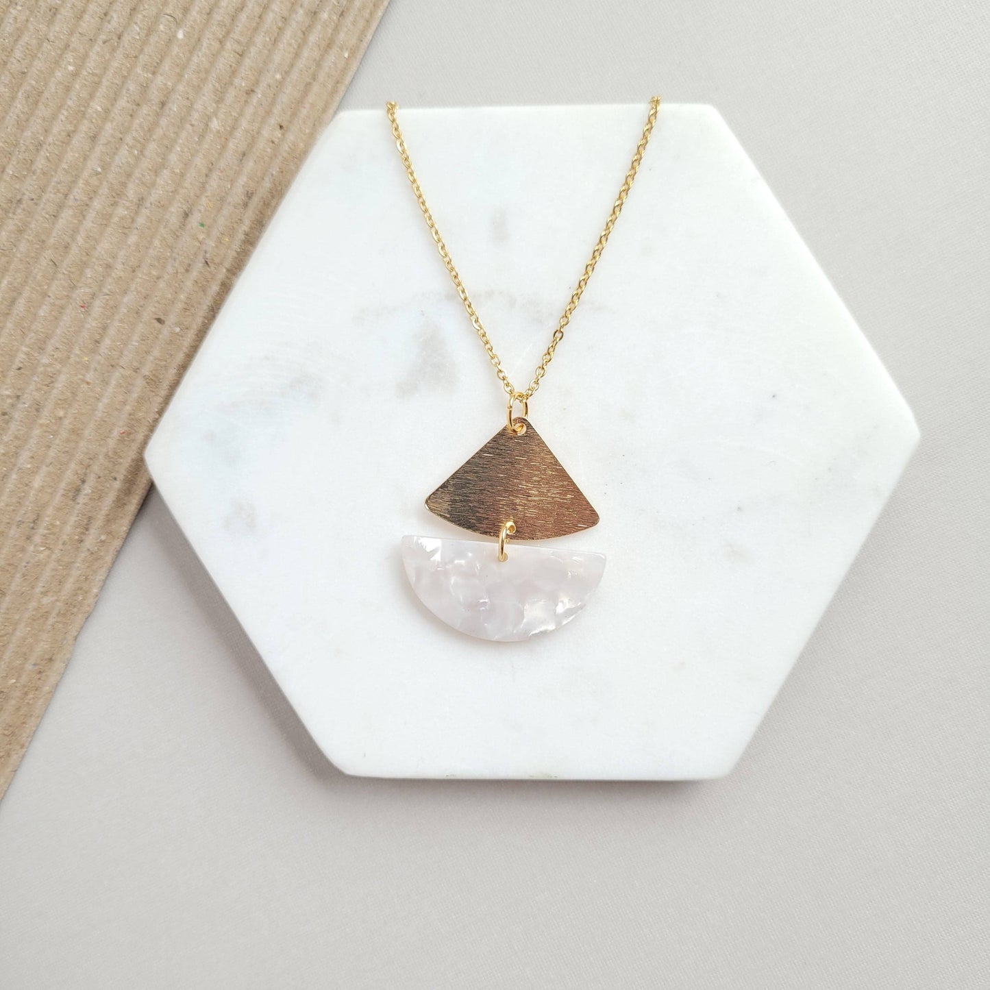 Ava Necklace - Pearl