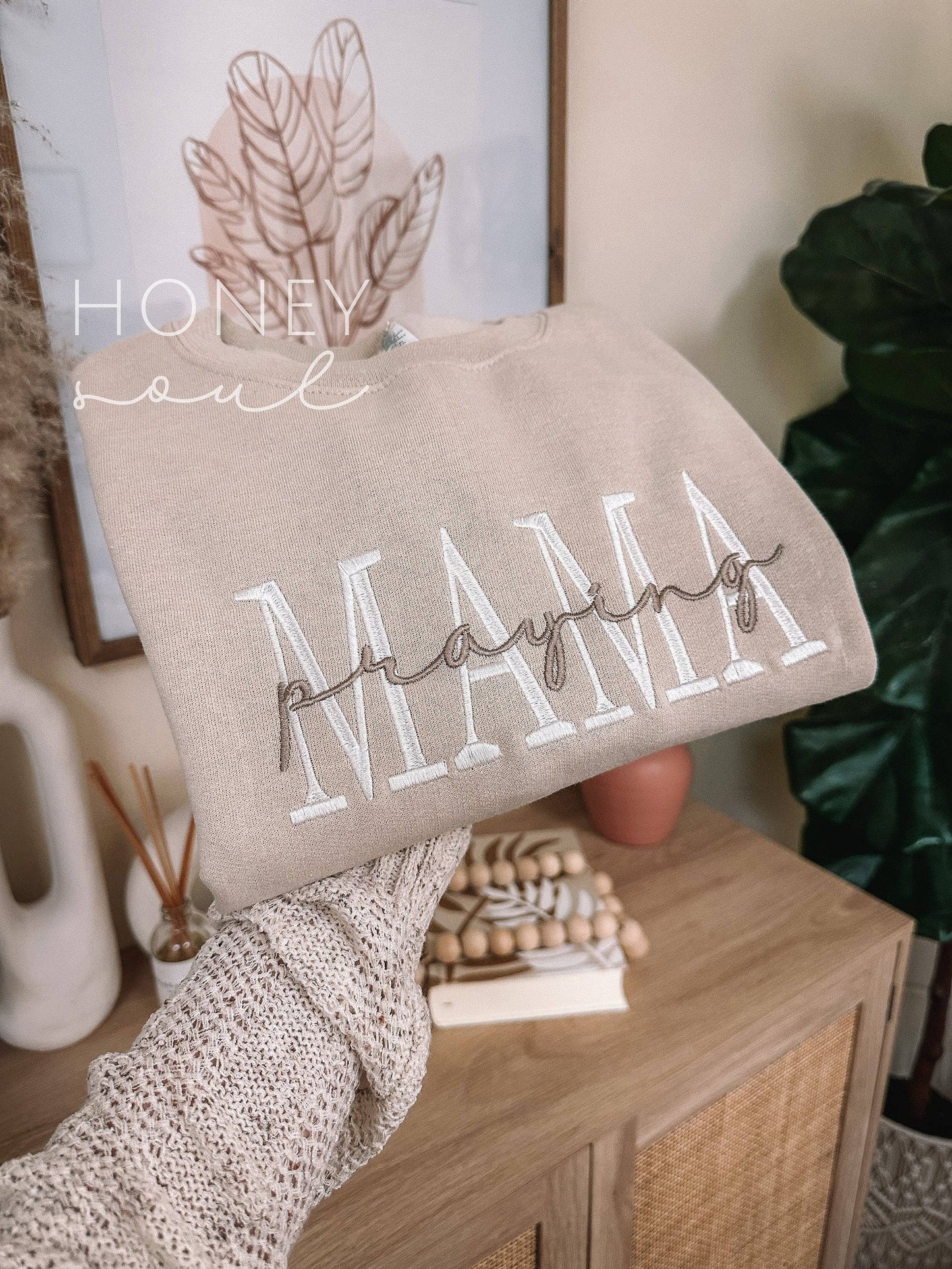 PRAYING MAMA SWEATSHIRT