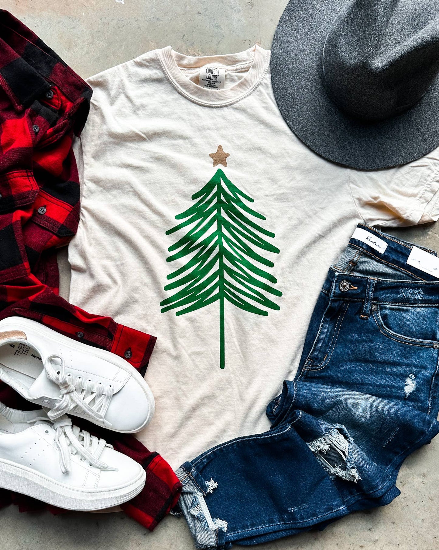 CHRISTMAS TREE TEE