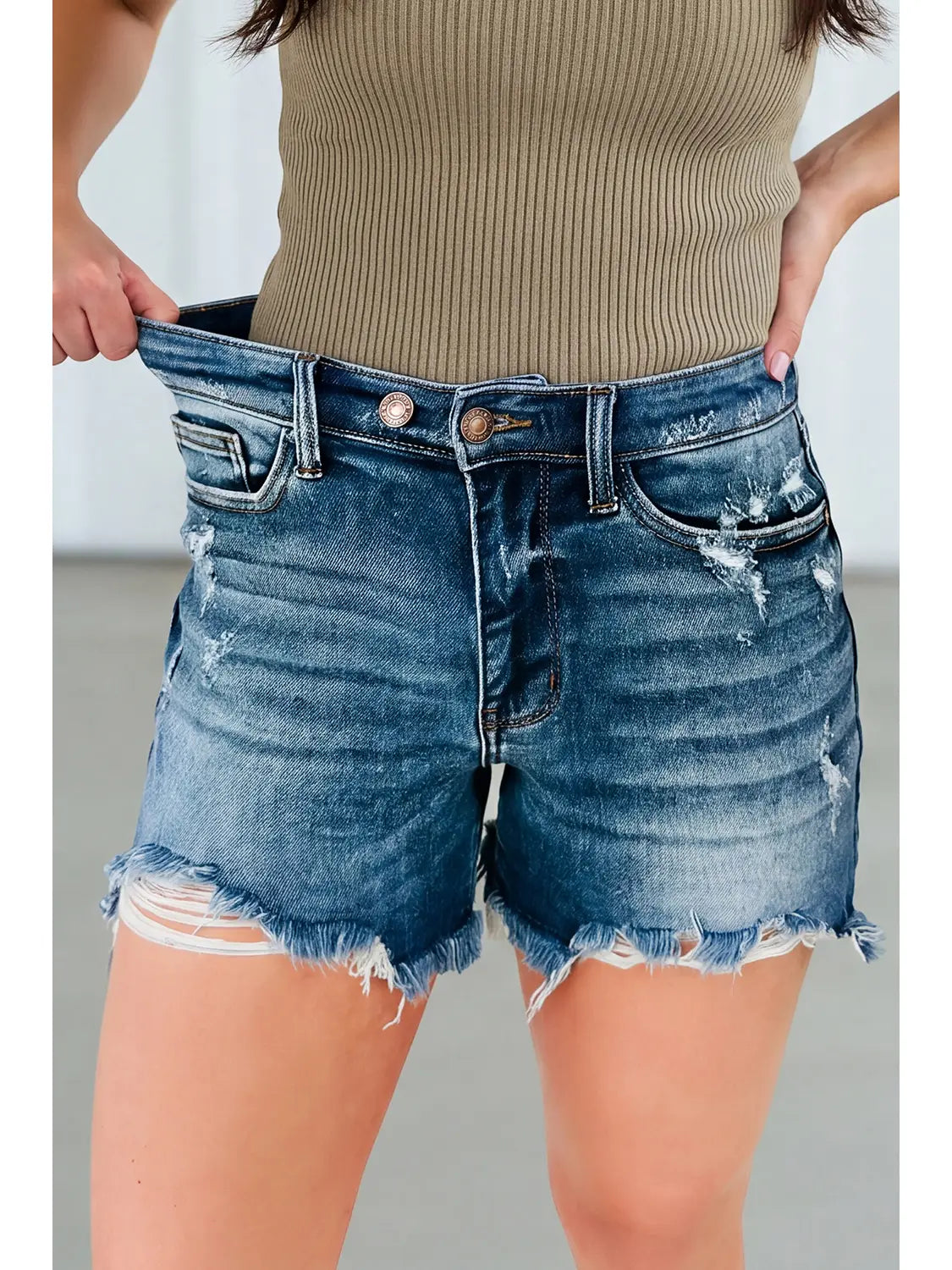 THE BACKROAD BABE DENIM SHORTS