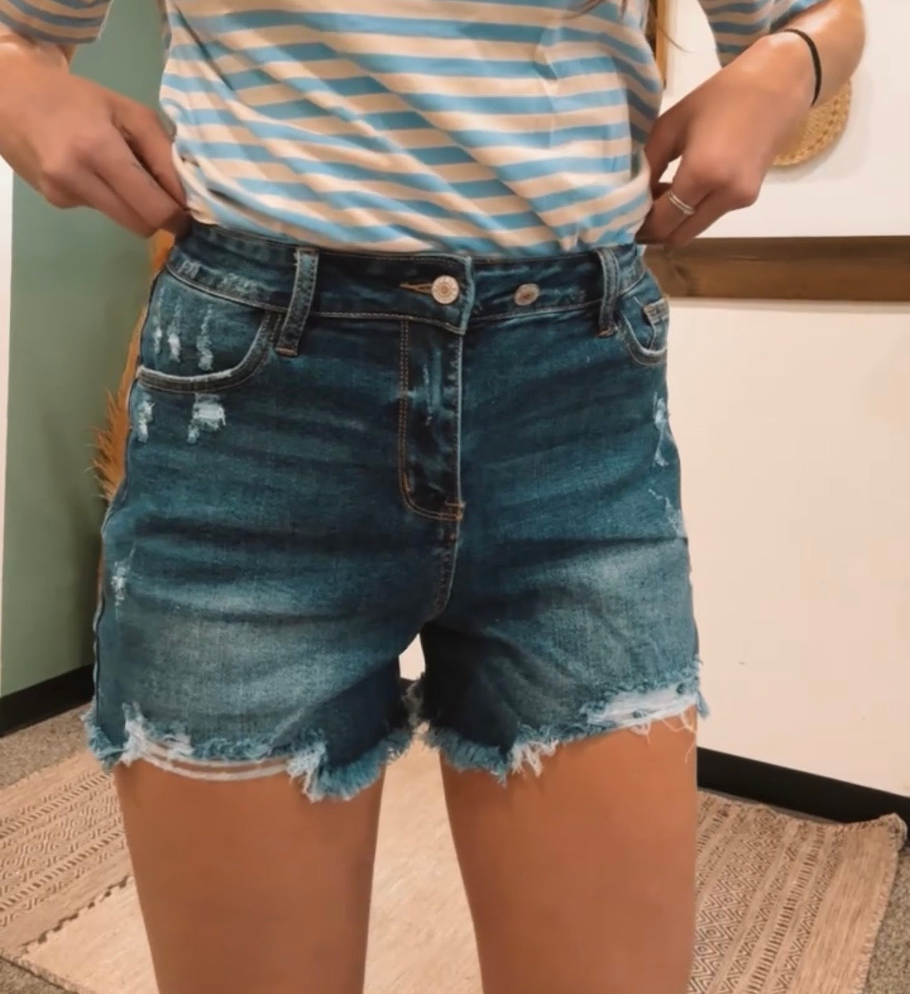 THE BACKROAD BABE DENIM SHORTS