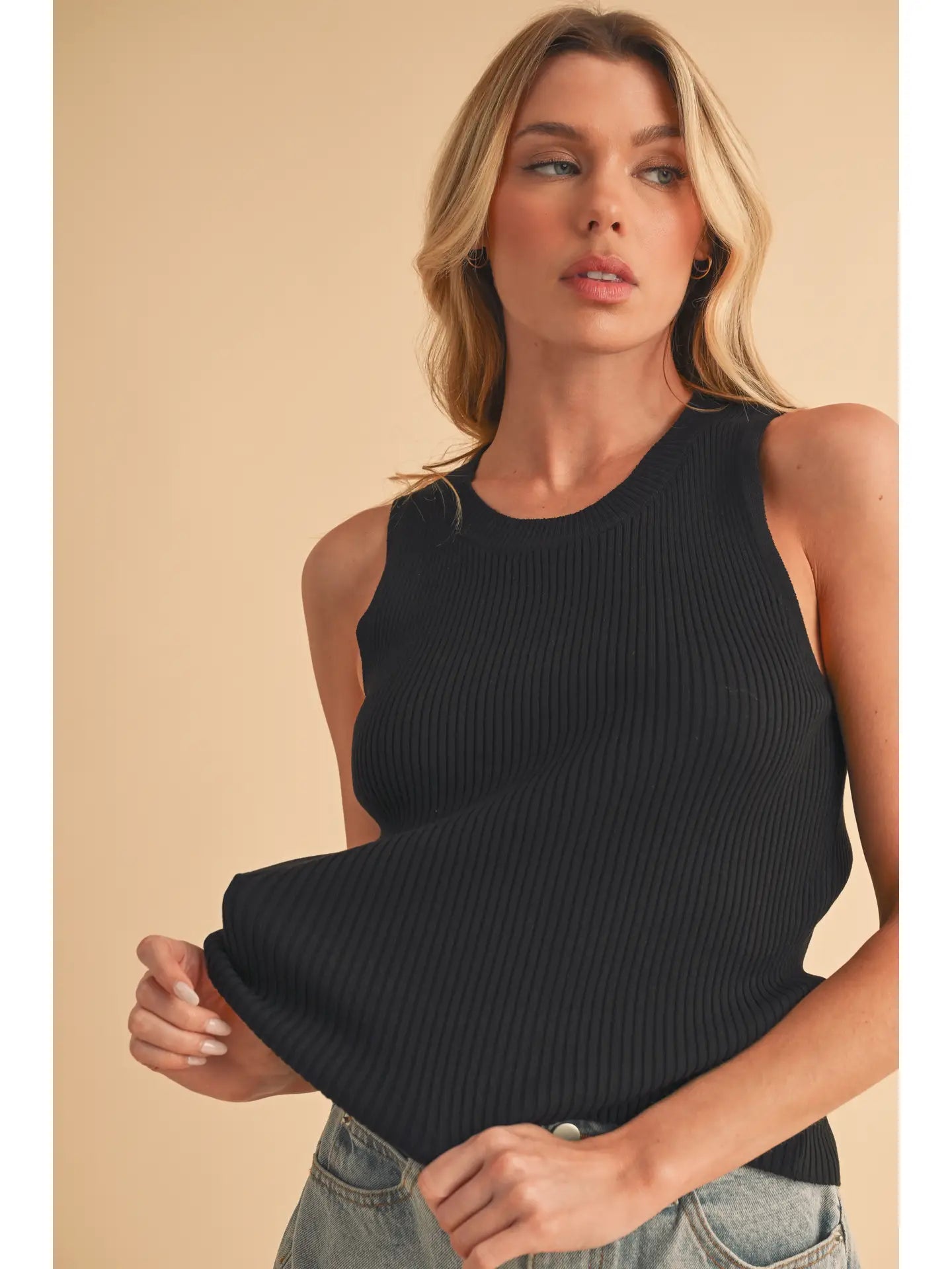 RIBBED KNITTED SLEEVELESS TANK