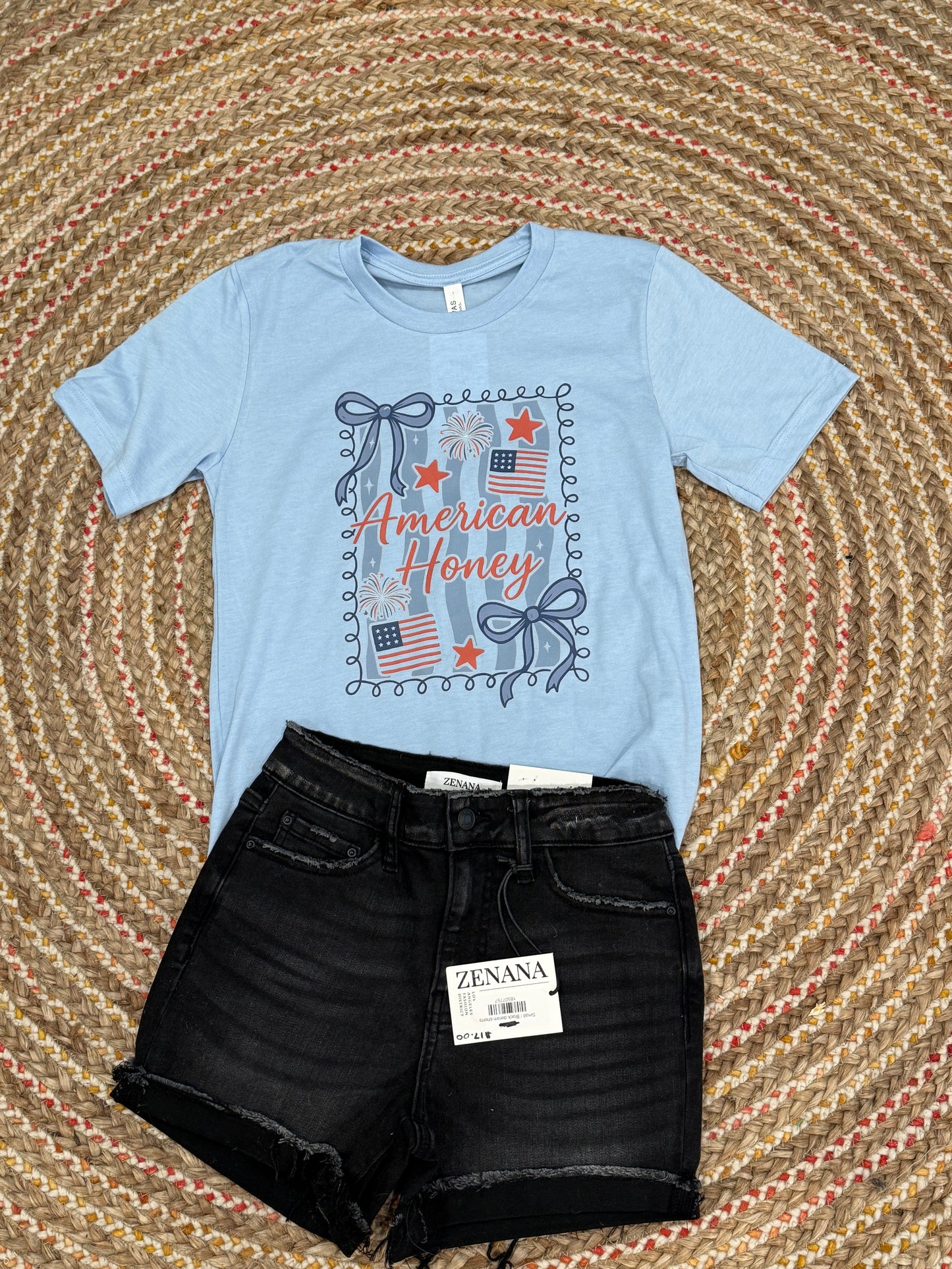 THE AMERICAN HONEY TEE
