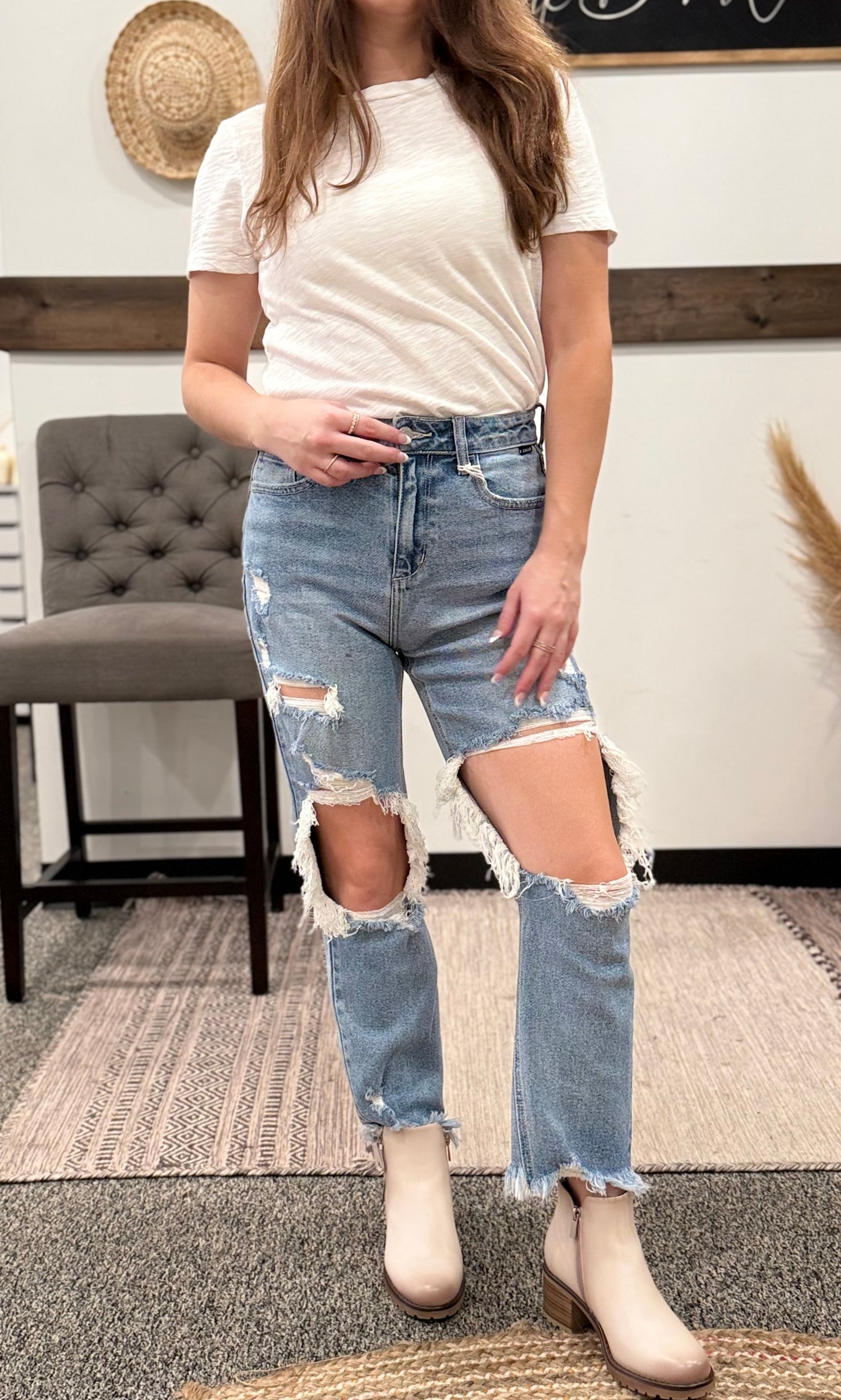 HIGH-RISE DISTRESS CROP STRAIGHT: C