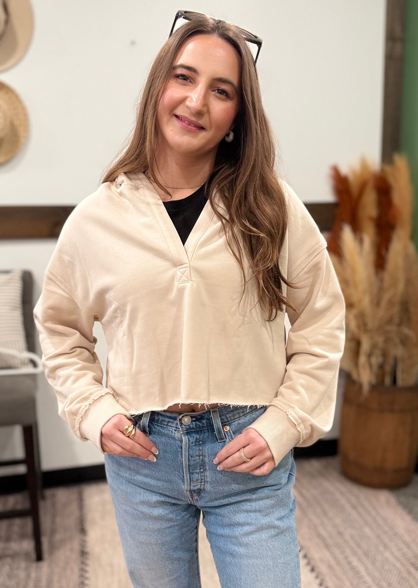THE SANDY SHORES CROPPED HOOD