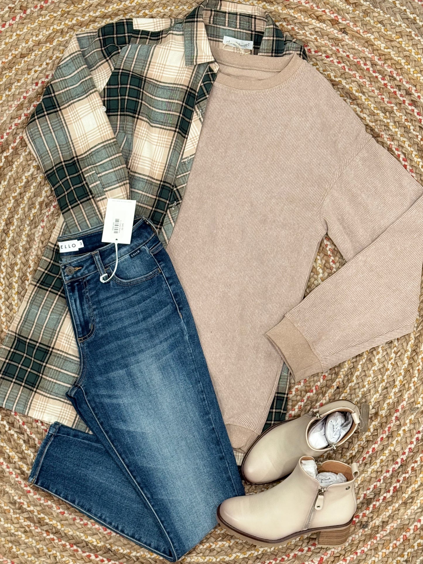 SANDSTONE RIBBED SWEATER