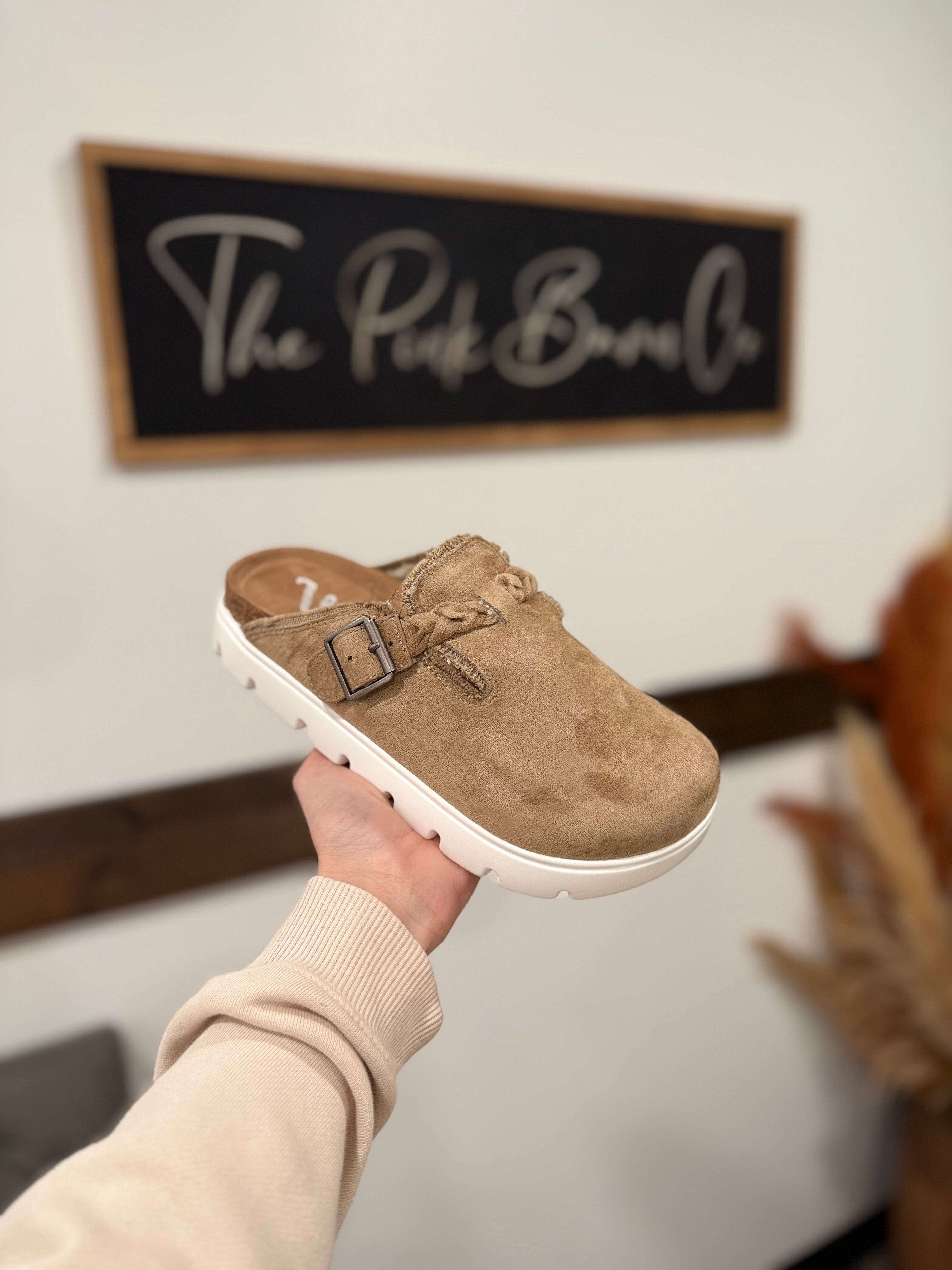 MAPLE RIDGE MULE – The Pink Barn Co