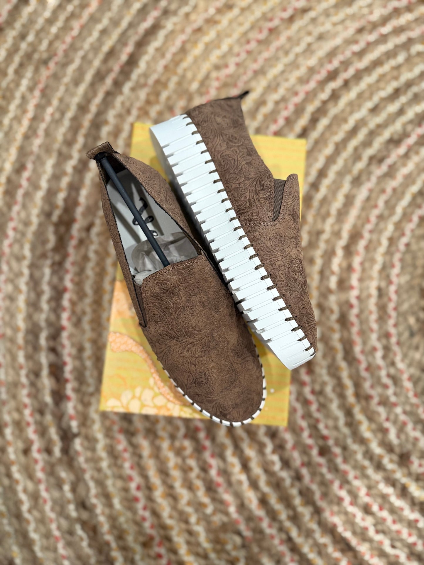 WEATHERED WILLOW SLIP-ON