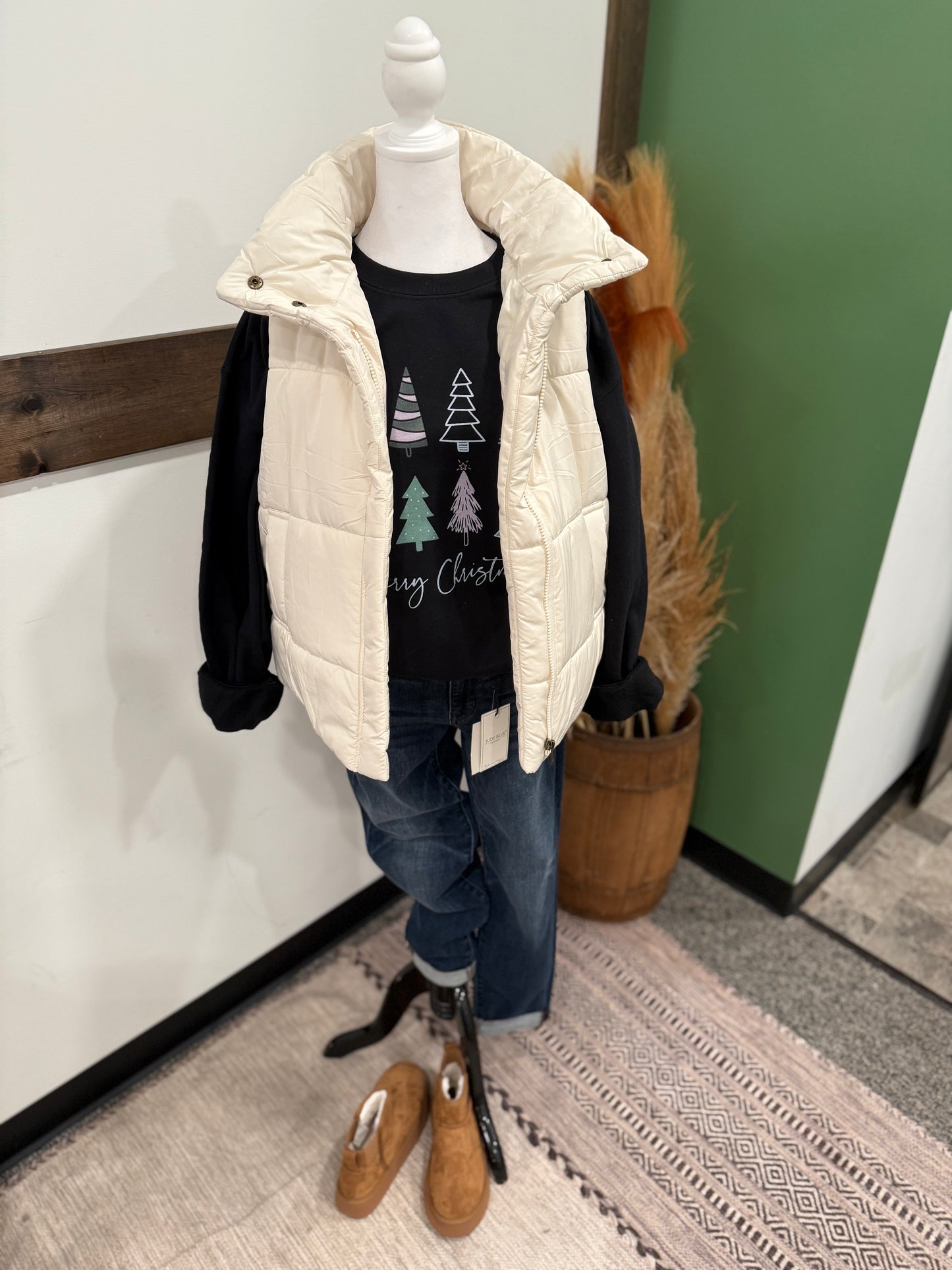 MERRY CHRISTMAS TREES CREWNECK