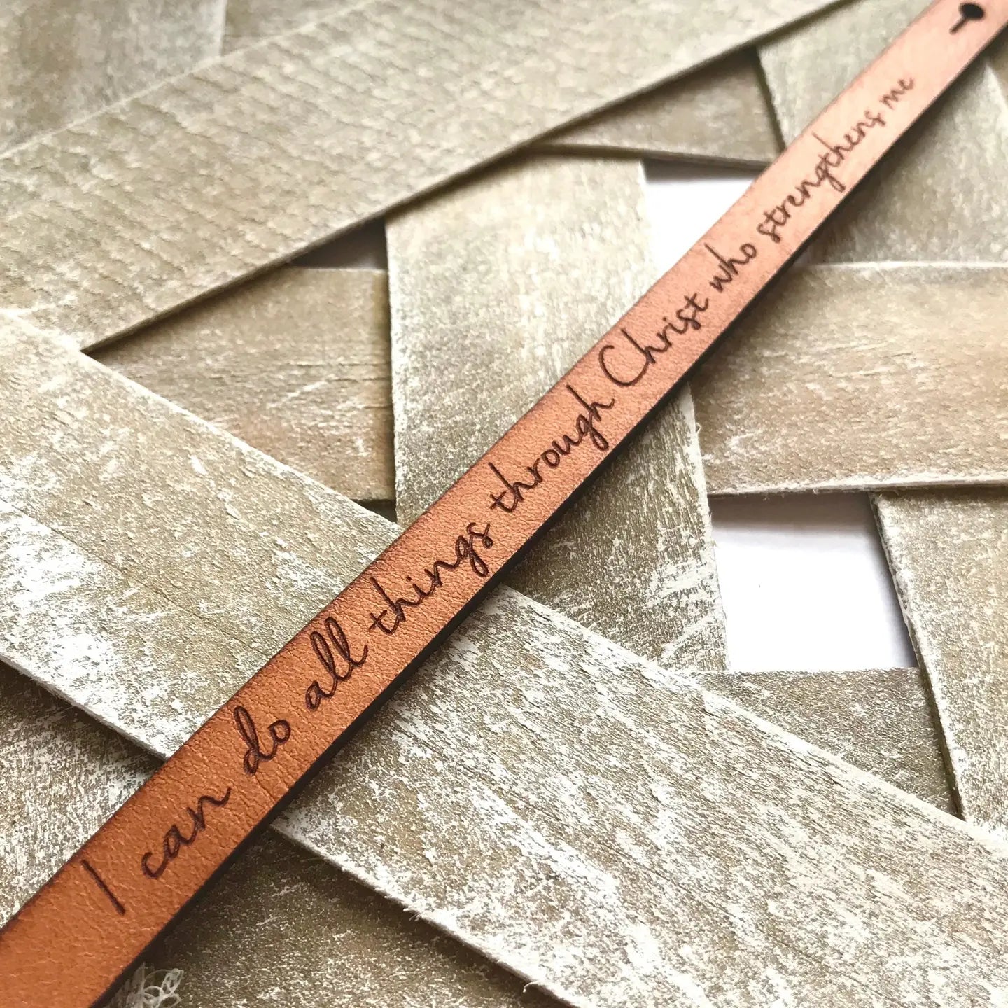THE LEATHER BRACELET