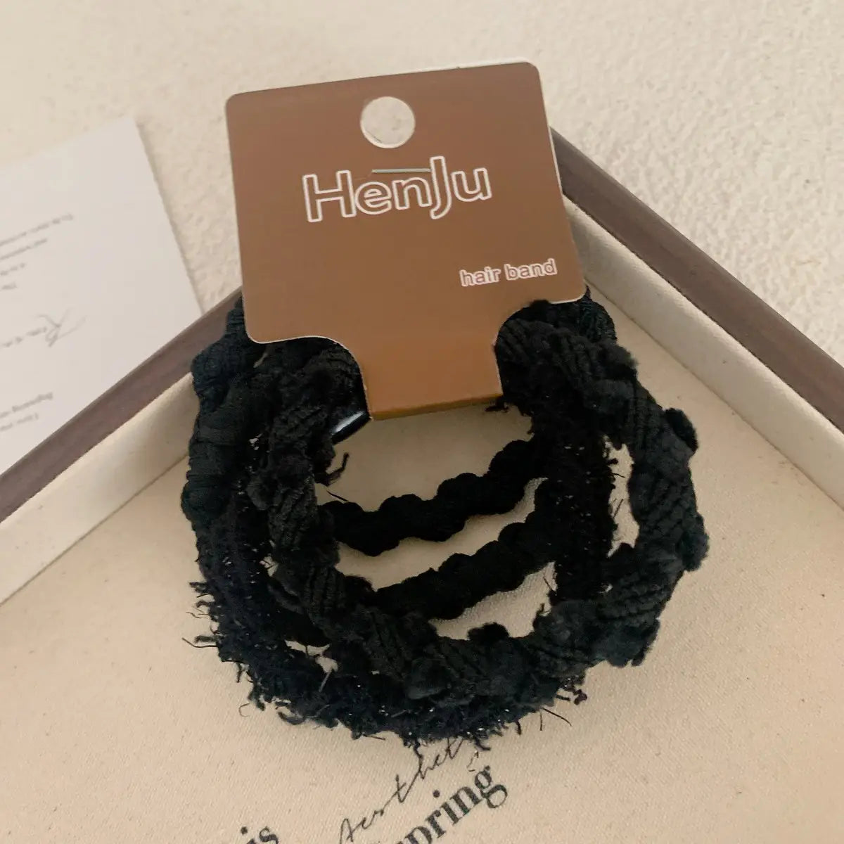 DETAILED HAIR TIE