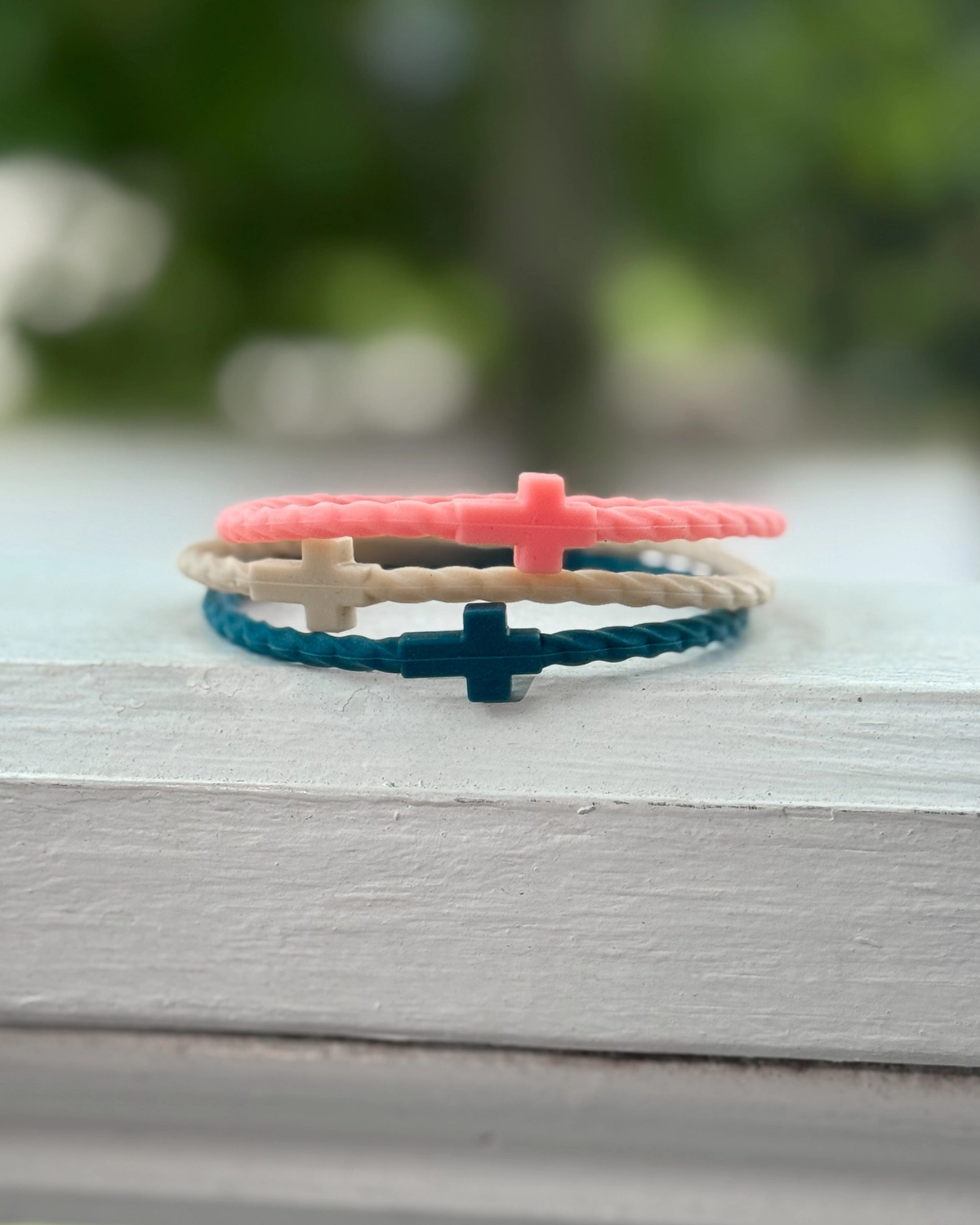 THE FAITH IN COLOR CROSS BRACELET TRIO